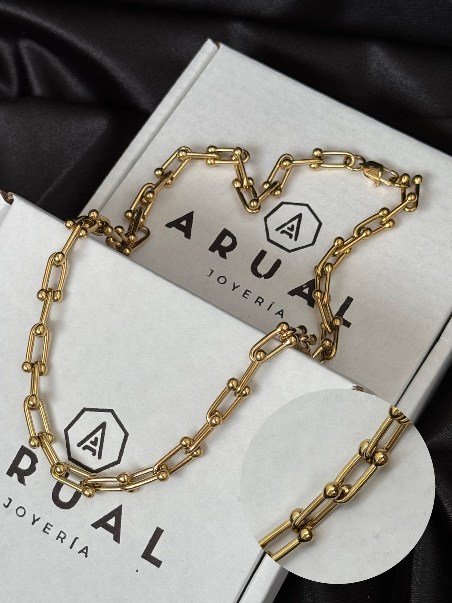 “COMBO PODEROSA” Cadena + pulsera